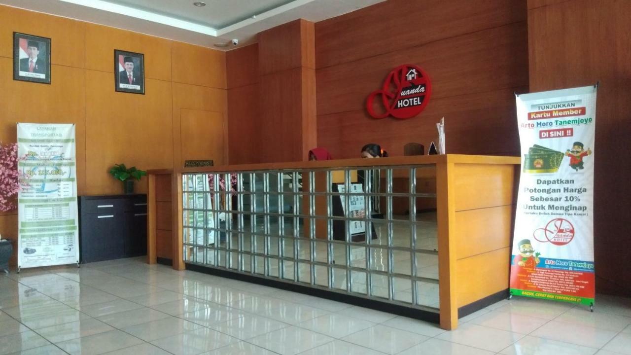 Juanda Hotel Ponorogo Buitenkant foto