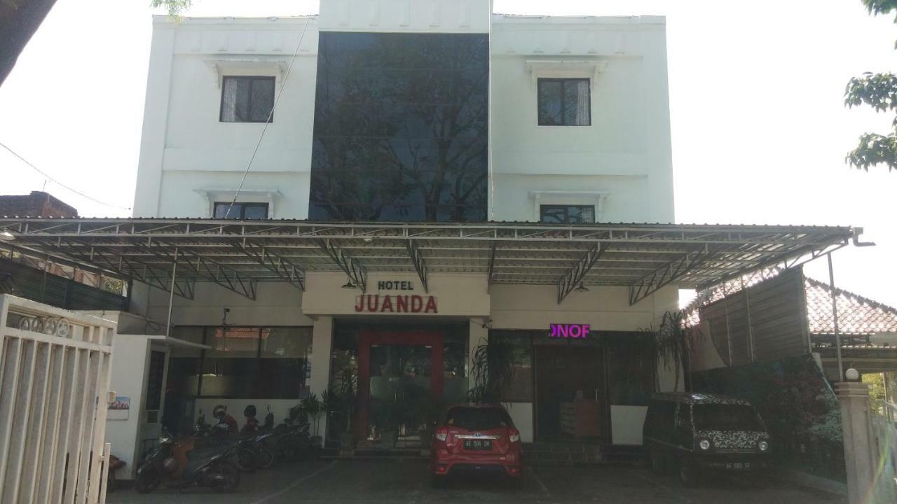 Juanda Hotel Ponorogo Buitenkant foto